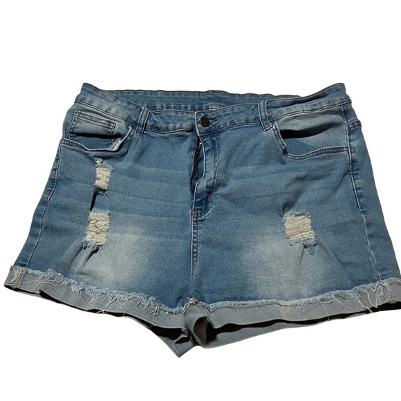 Shein Curve 2XL Denim Shorts Light Wash Distressed Frayed Hem Womens - Picture 1 of 5